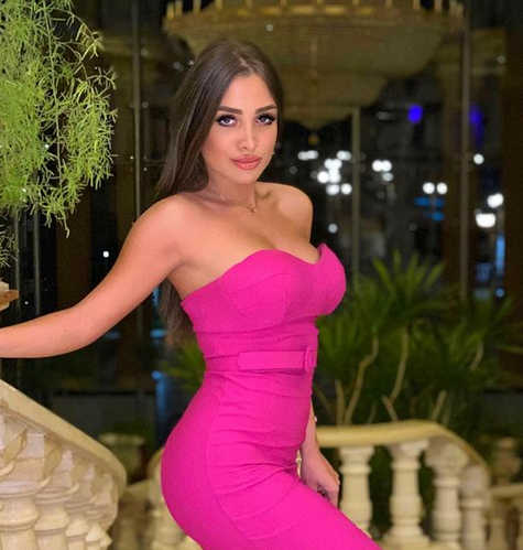  Bivša Dačićeva snajka se uvija pored drugog muškarca 