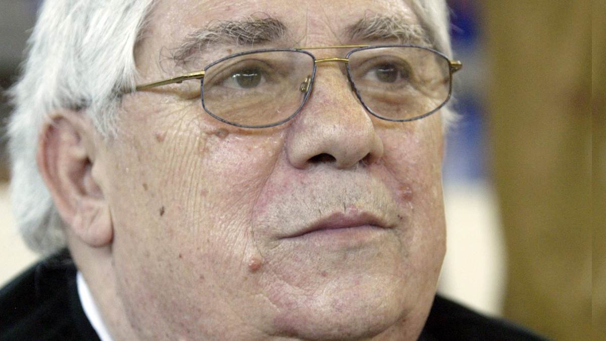  Preminuo Mihajlo Obradović 