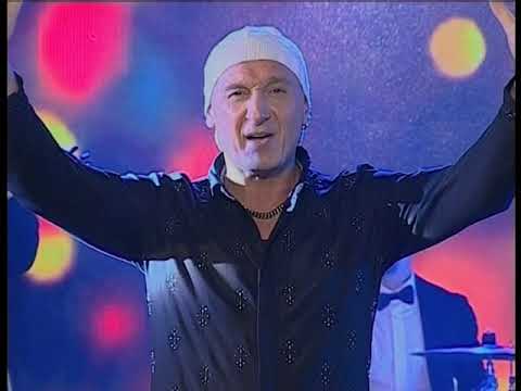  "Taman krenem drugu pesmu, ljudi mi opet traže": Miki Mećava na nastupu veliki hit otpevao 27 puta 