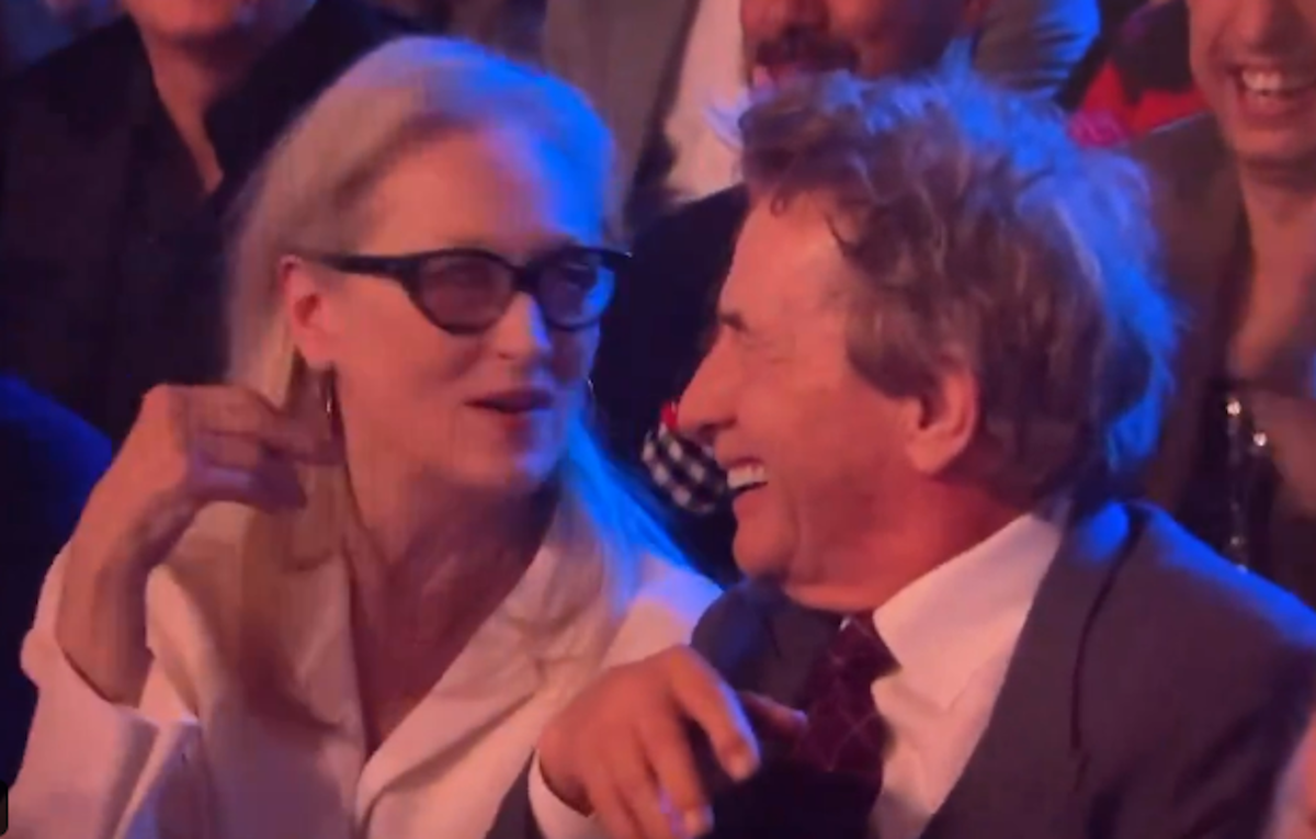  Meril Strip pokazala srednji prst voditeljima 