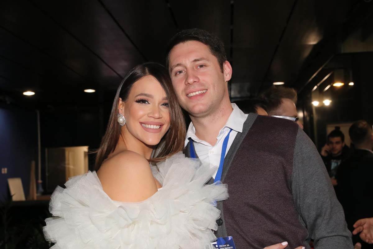  Vjenčanje iz bajke prije 3 godine, dvoje djece, sad uslijedio kraj 