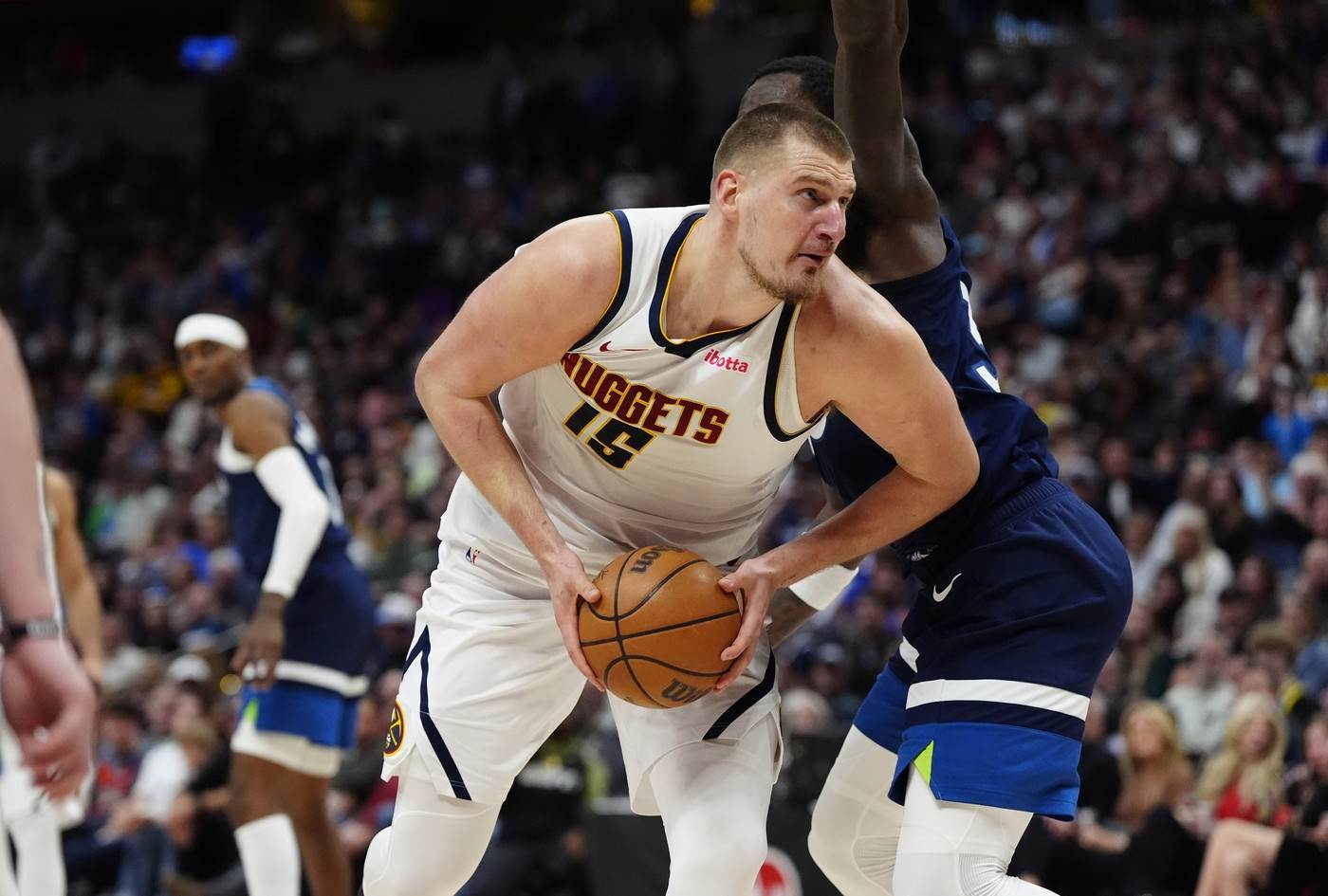  Jokić dominirao, saigrači ga ponovo izdali: Denver sa njima ne umije da igra 