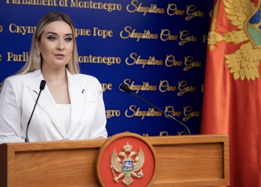  Vučelić odgovorila Kneževiću 