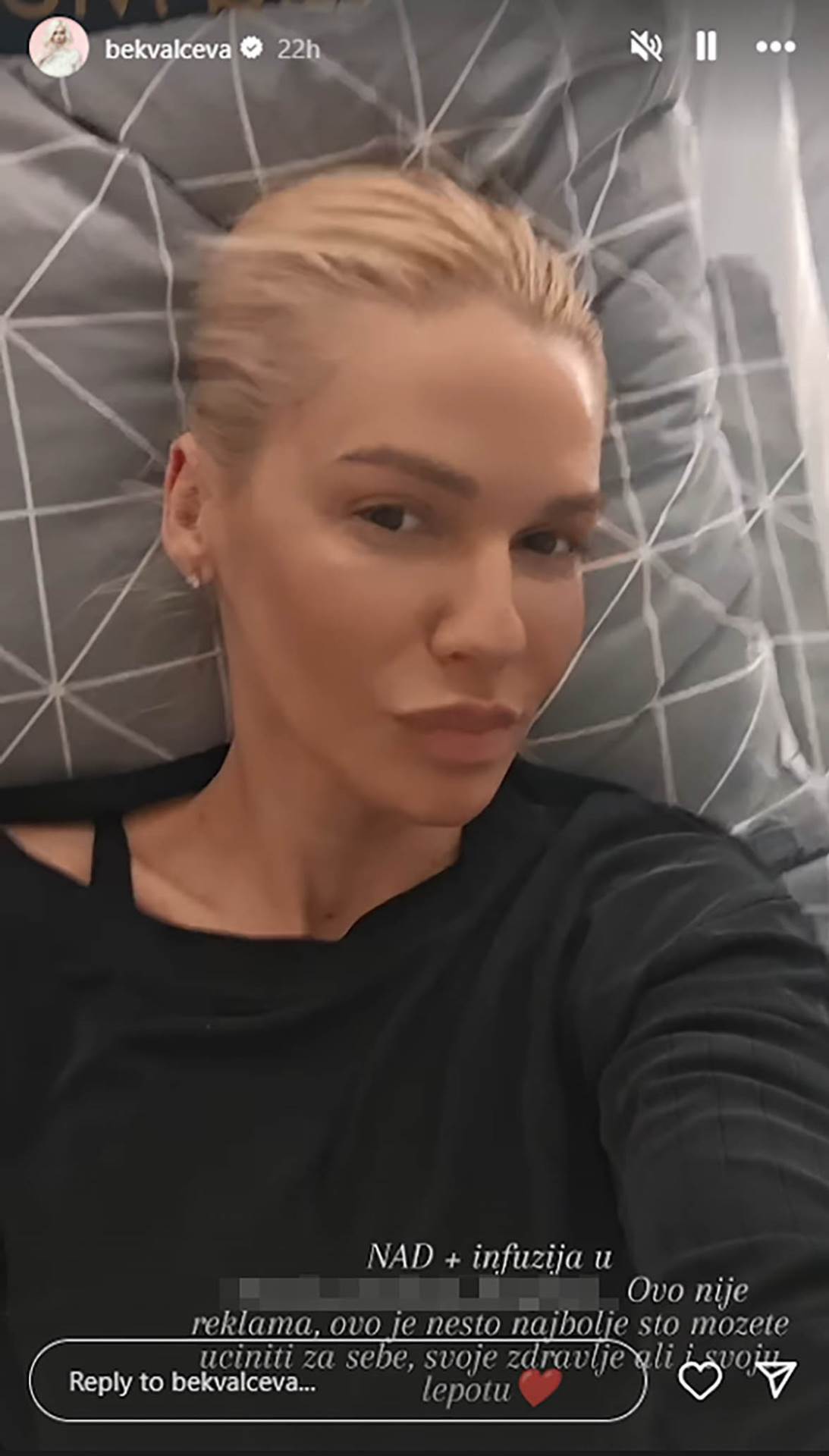  Nataša Bekvalac "zapalila" Novi Pazar: Novosađanka u haljini sa izazovnim šlicem oduševila publiku 