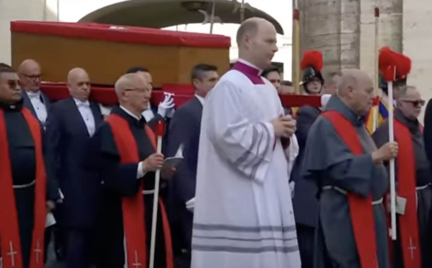  Kako će izgledati papina sahrana 