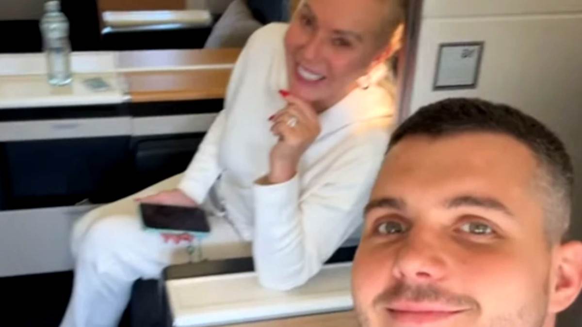  Puši tompus i pije šampanjac: Isplivale slike Lepe Brene iz Amerike, ovako se baškarila u Majamiju 