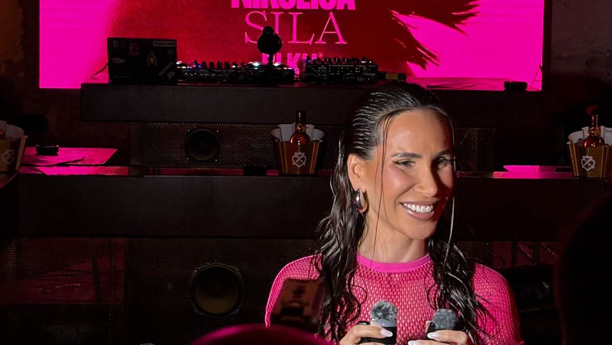  Nikolija "grmi" u "goloj" haljini, a na ruci 40.000 € 