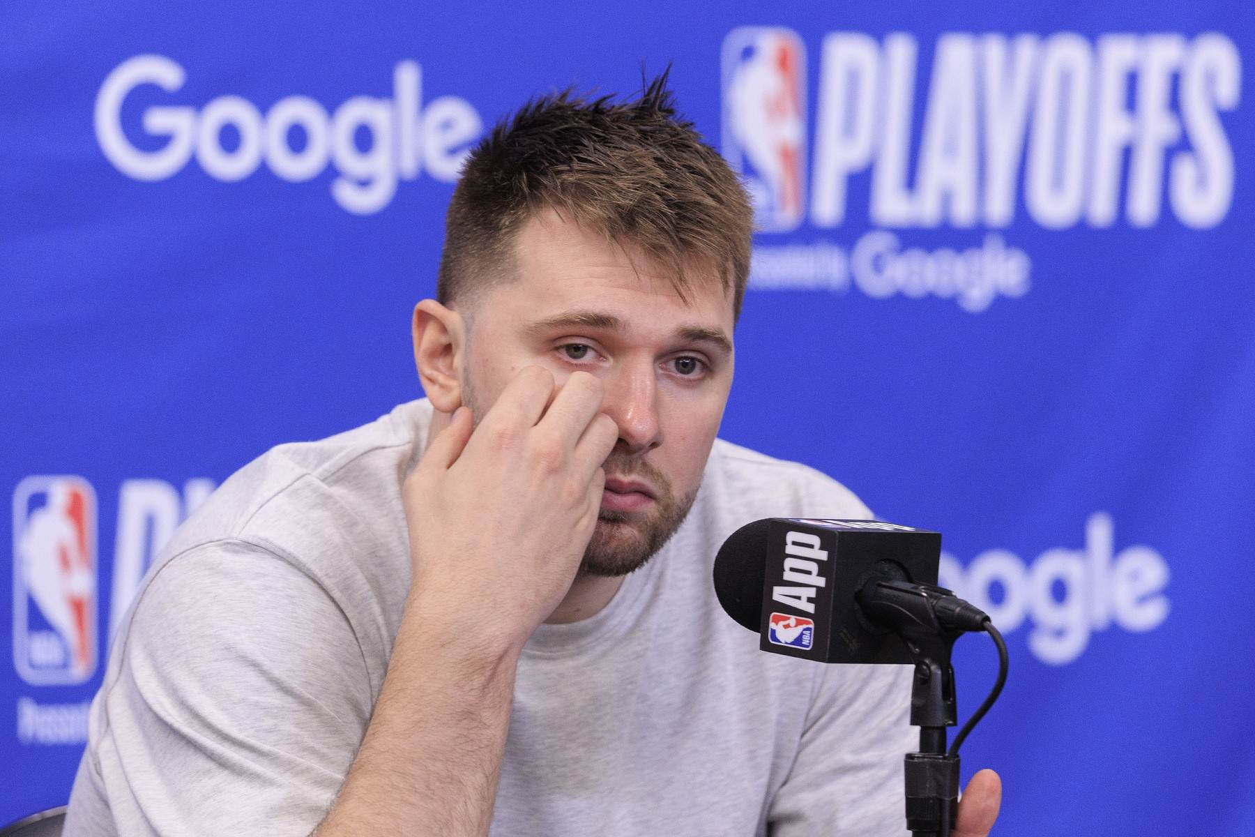  Da li je Dončić najveći problem Lejkersa? Barkli pecnuo Luku, a "curi" na drugom mjestu 