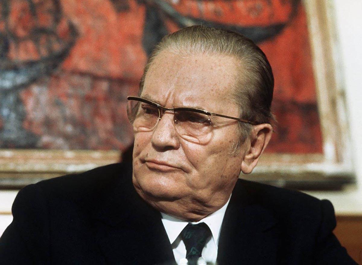  Josip Broz Tito posthumno odlikovan Ordenom časti Republike Angole 