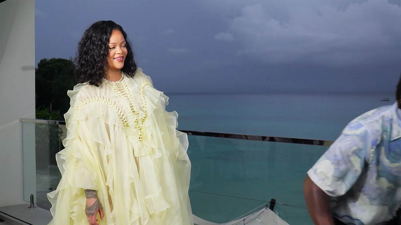  Rijana trudna po treći put: Napravila haos prije Met gale, svi joj gledali samo u goli stomak 