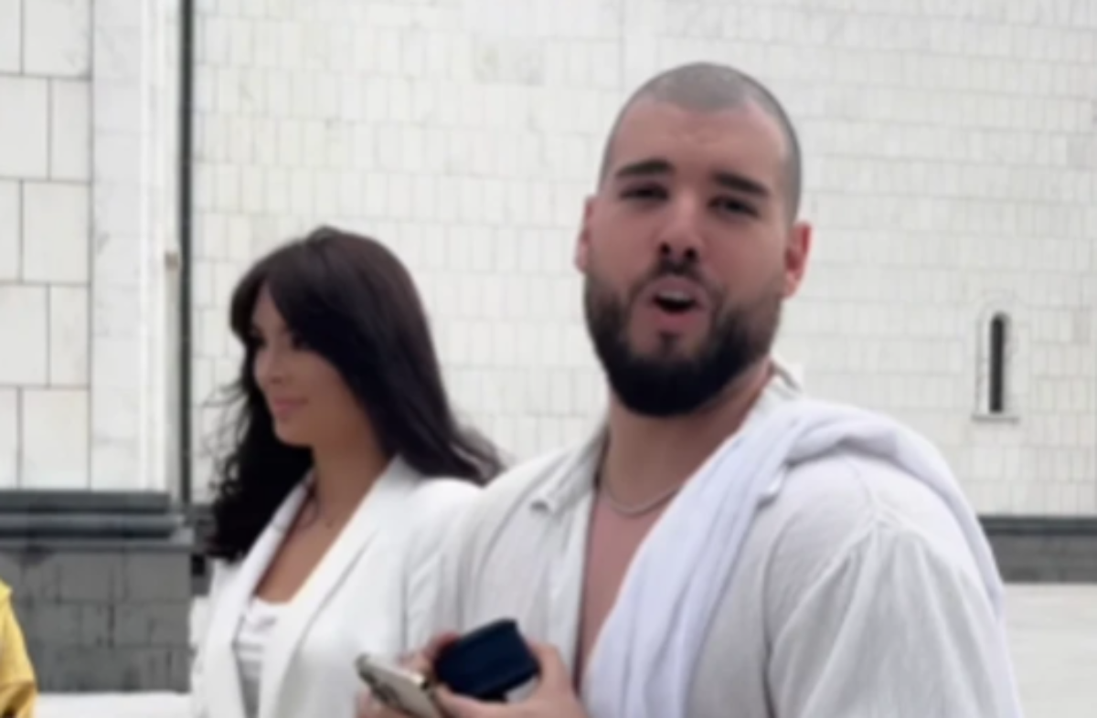  Adaktar krstio četvoro djece u istom danu 