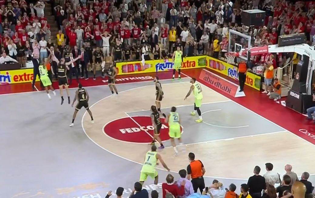  Kevin Panter promašio trojku za Fajnal-for Evrolige 