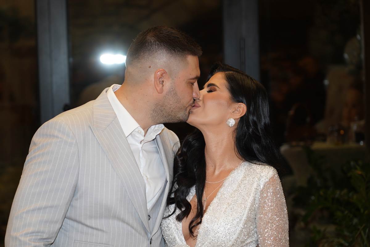  Pogledajte u kakvom luksuzu živi bivši Aleksandre Prijović: 