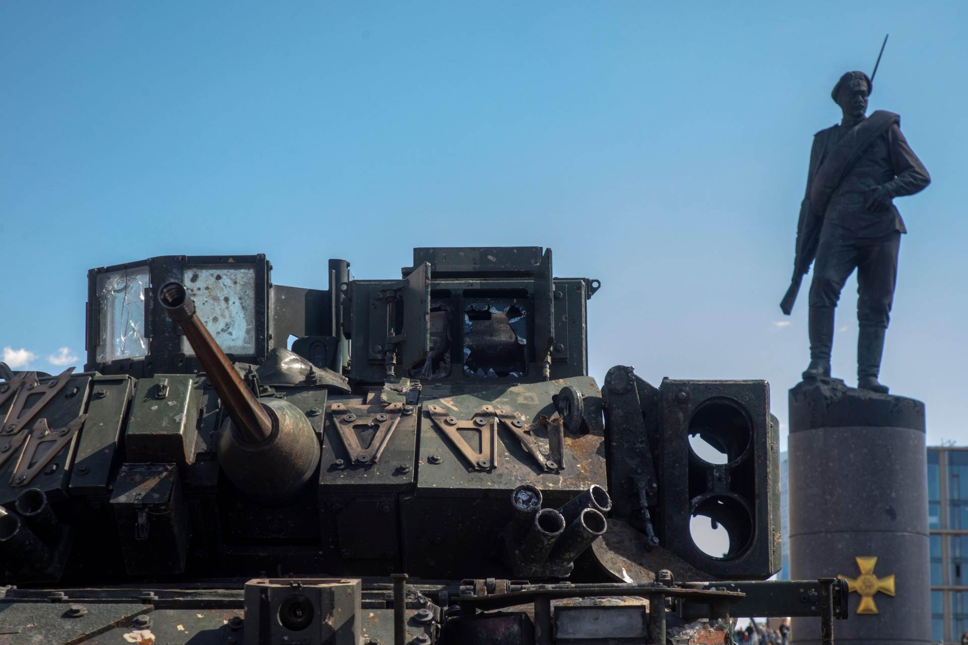  Ukrajinci napali zgradu vlade u Rusiji 