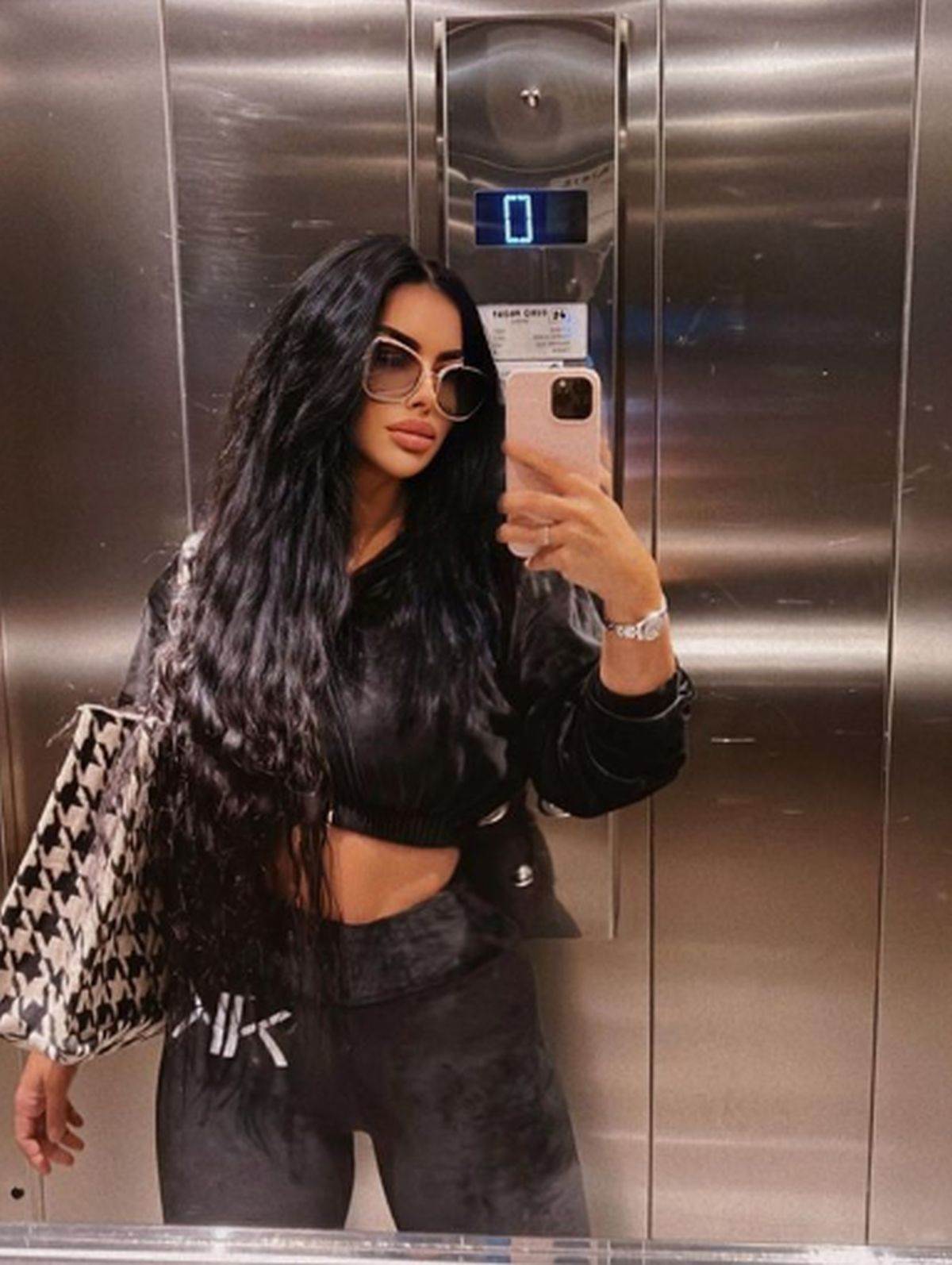  Šišala se na ćelavo i tužila Jovanu Jeremić: Zerina Hećo u pratnji policije primljena na psihijatrij 