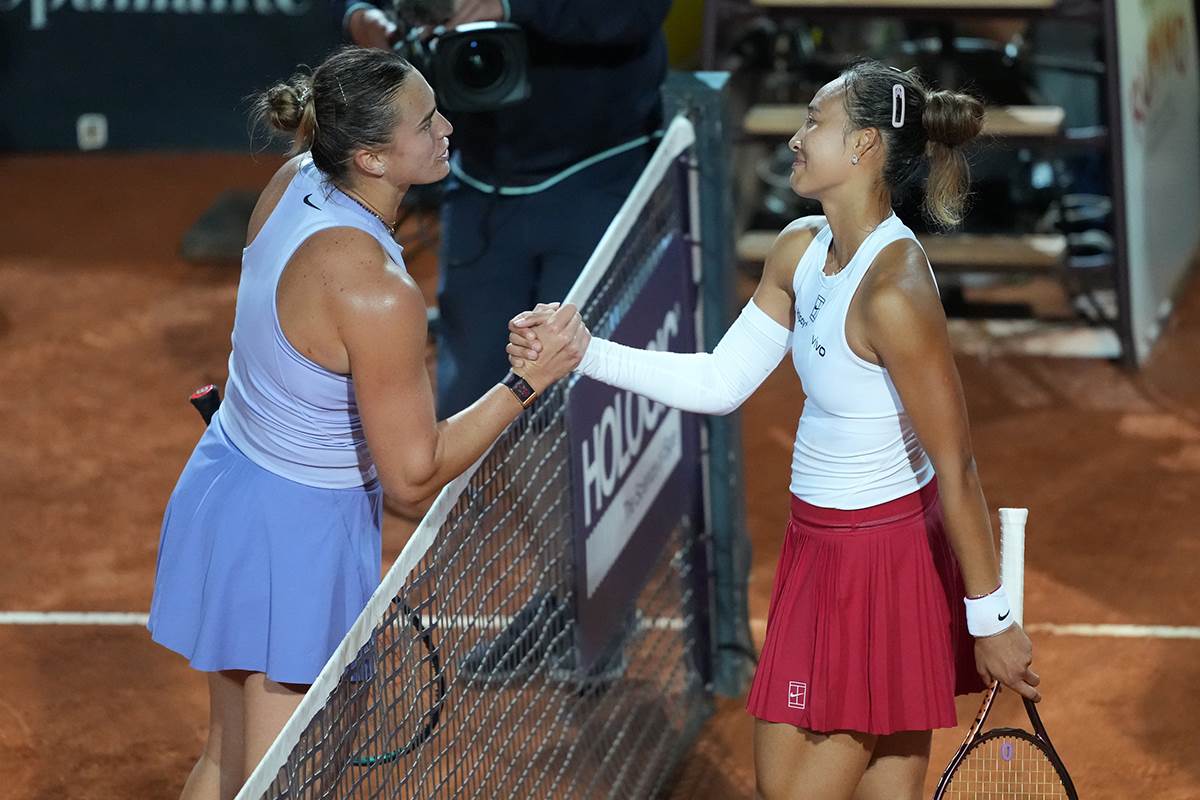  Arina Sabalenka zaustavljena je u četvrtfinalu Rima pošto ju je pobijedila Ćinven Dženg 