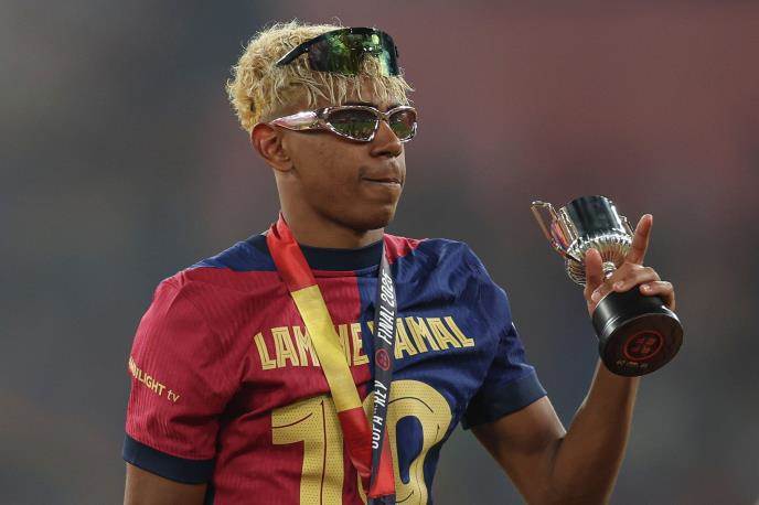  NEVJEROVATNA PRIČA O ISHRANI PRVE ZVIJEZDE SVJETSKOG FUDBALA: Ima 17 godina, a njegov jelovnik je iznenadio cio svijet!
 