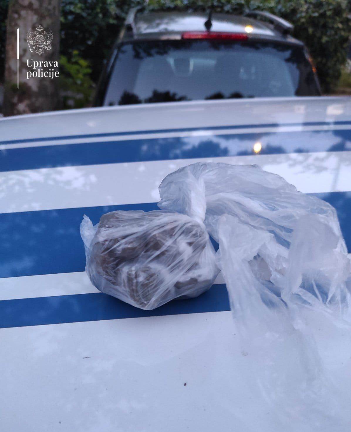  Policija u Tivtu i Kotoru pronašla preko 170 grama marihuane 