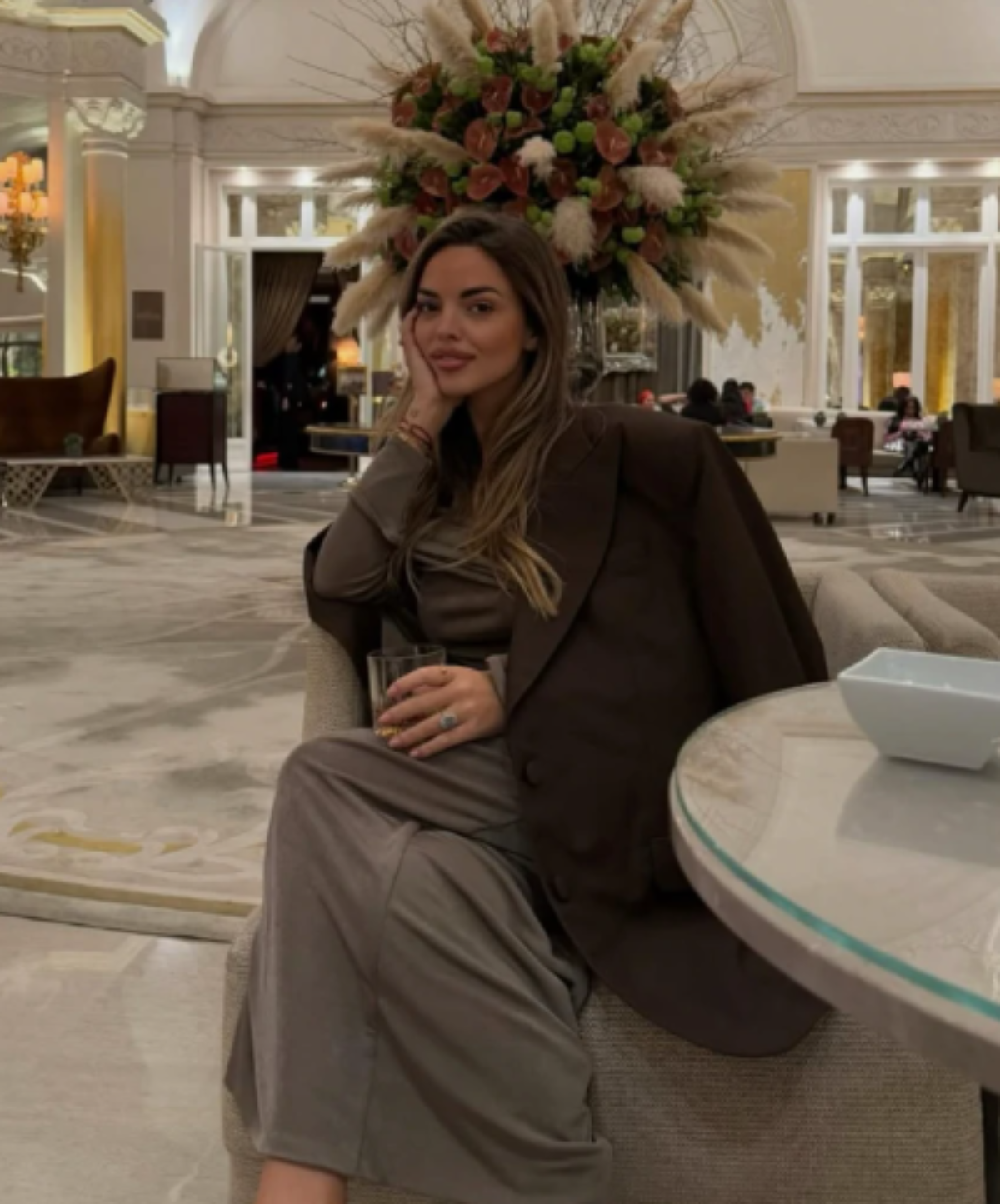  Aca Lukas tjerao pastorkinu drugaricu da miješa rakiju i votku 