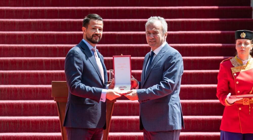  Odlikovan Genije: Savićeviću Orden crnogorske zastave prvog reda 