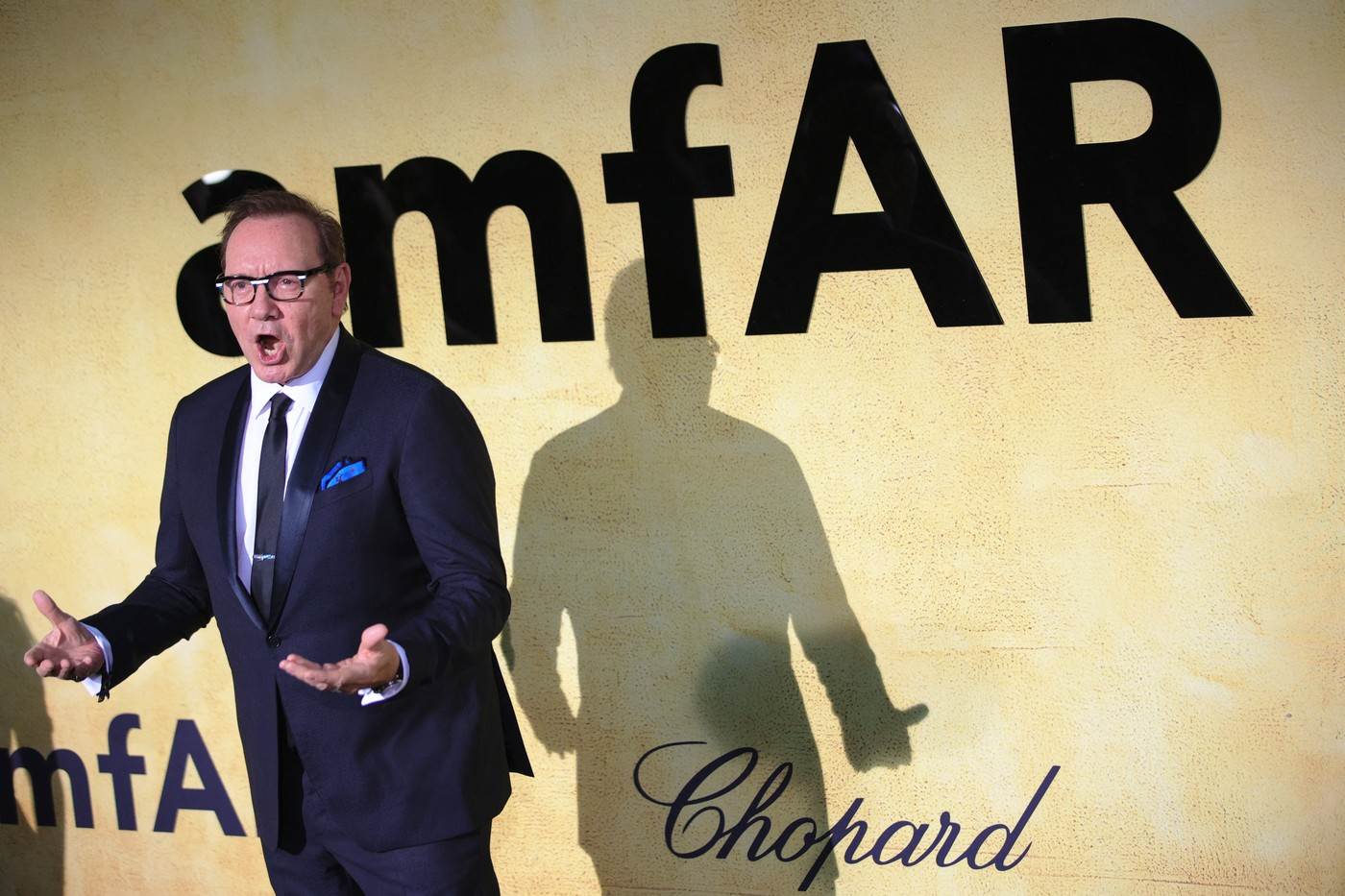  Kevin Spejsi napravio skandal u Kanu: Spomenuo optužbe za zlostavljanje muškaraca, organizatori se odmah ogradili 