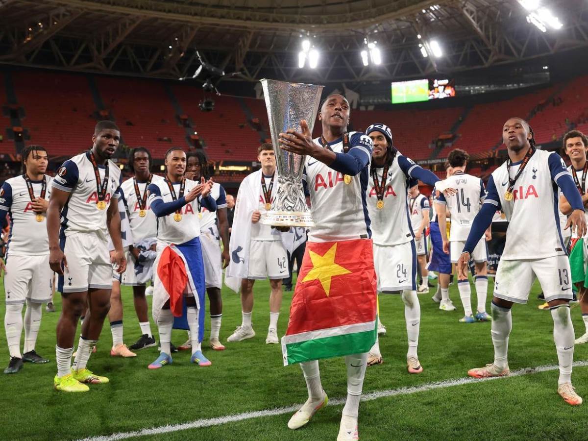   Matis Tel je zastavom Gvadelupea koju je nosio pokazao svoja politička uvjerenja 