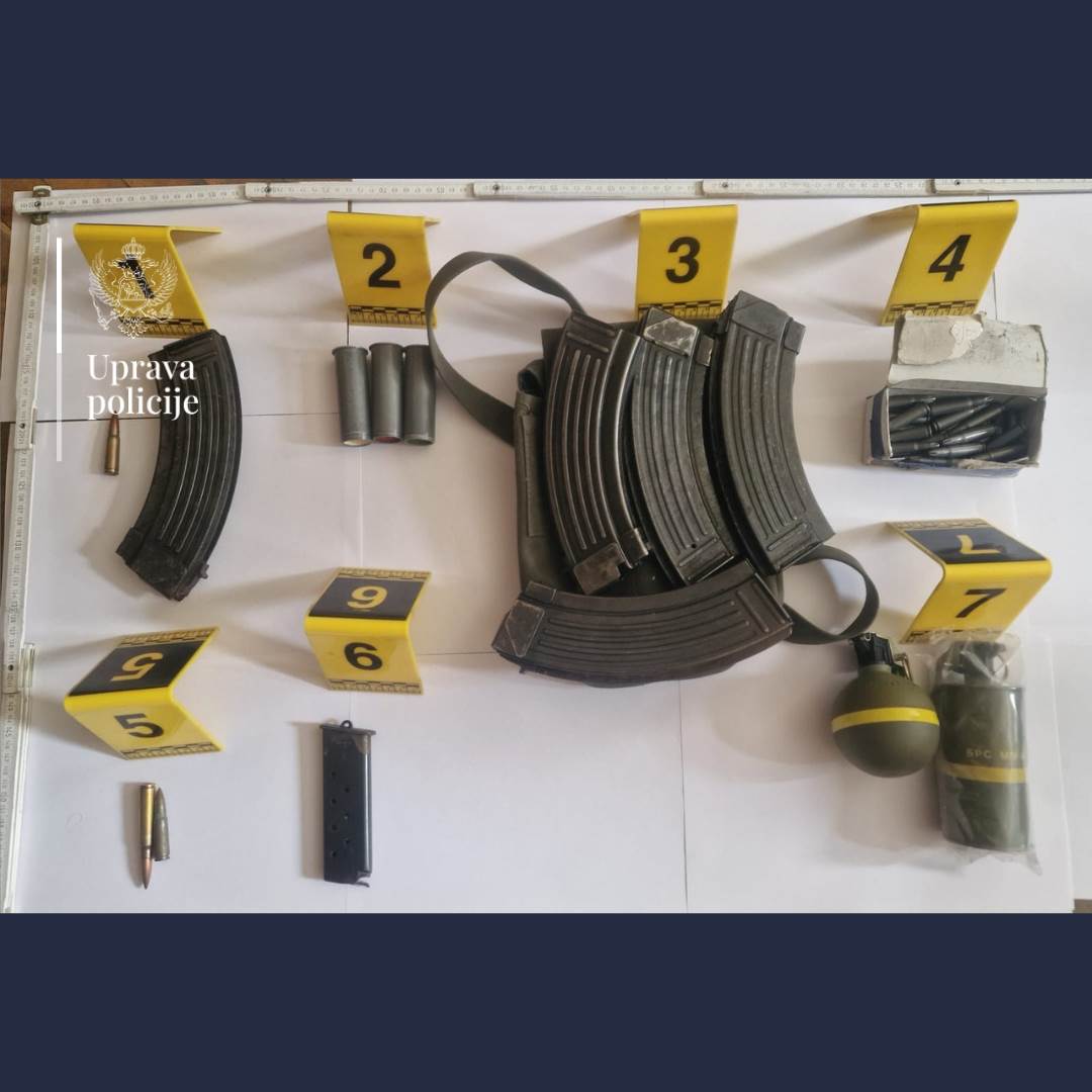  Bijelo Polje: Pretresom pronađene i oduzete bombe, municija, okviri 
