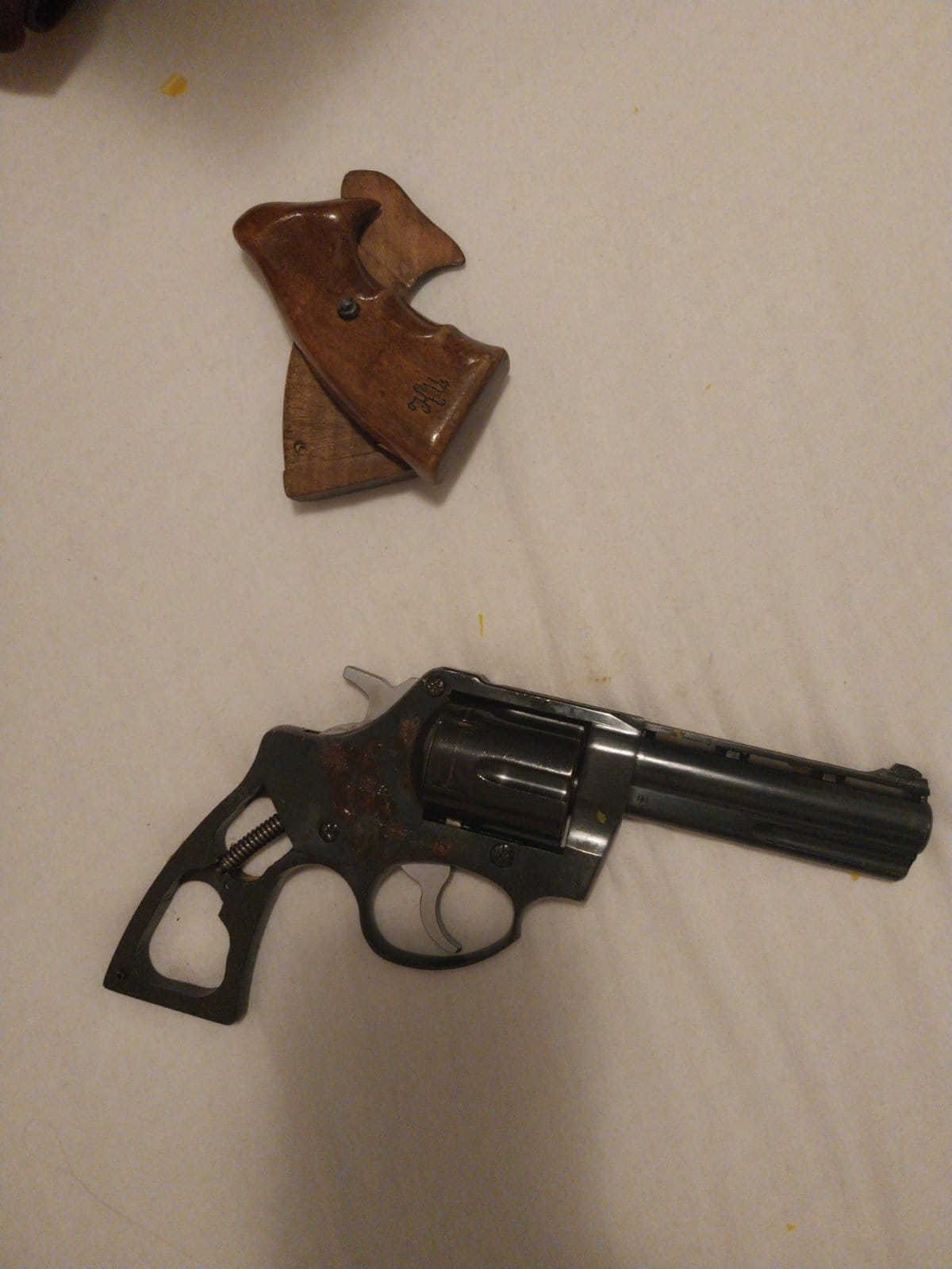  Tivćanin lišen slobode zbog porodičnog nasilja, pronađen revolver u ilegalnom posjedu 