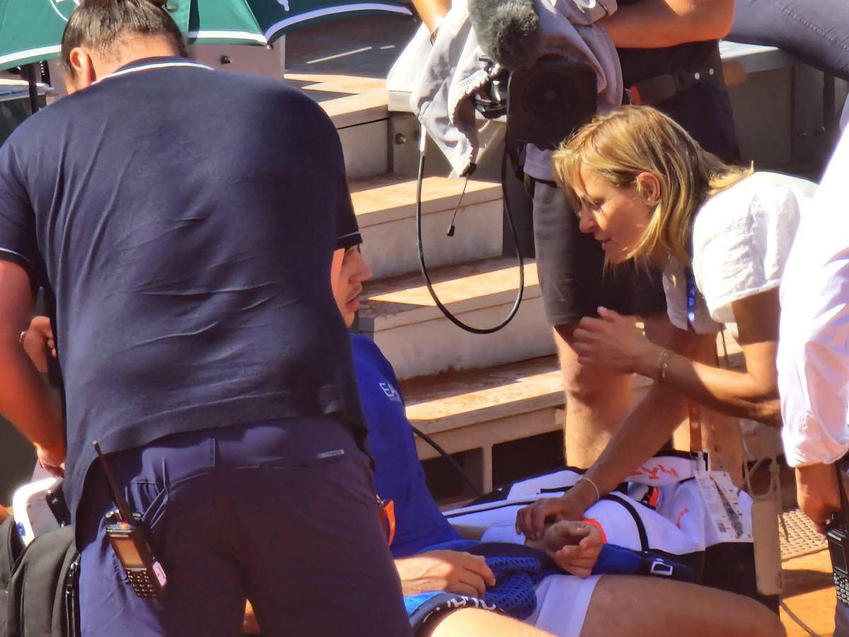  Međedoviću pozlilo na Rolan Garosu 