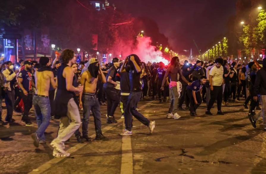  Jezive scene sa ulica Pariza 