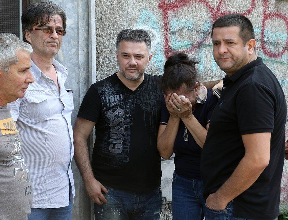 Sinanovoj udovici izvršitelji ušli u stan   Sinanovoj udovici izvršitelji ušli u stan