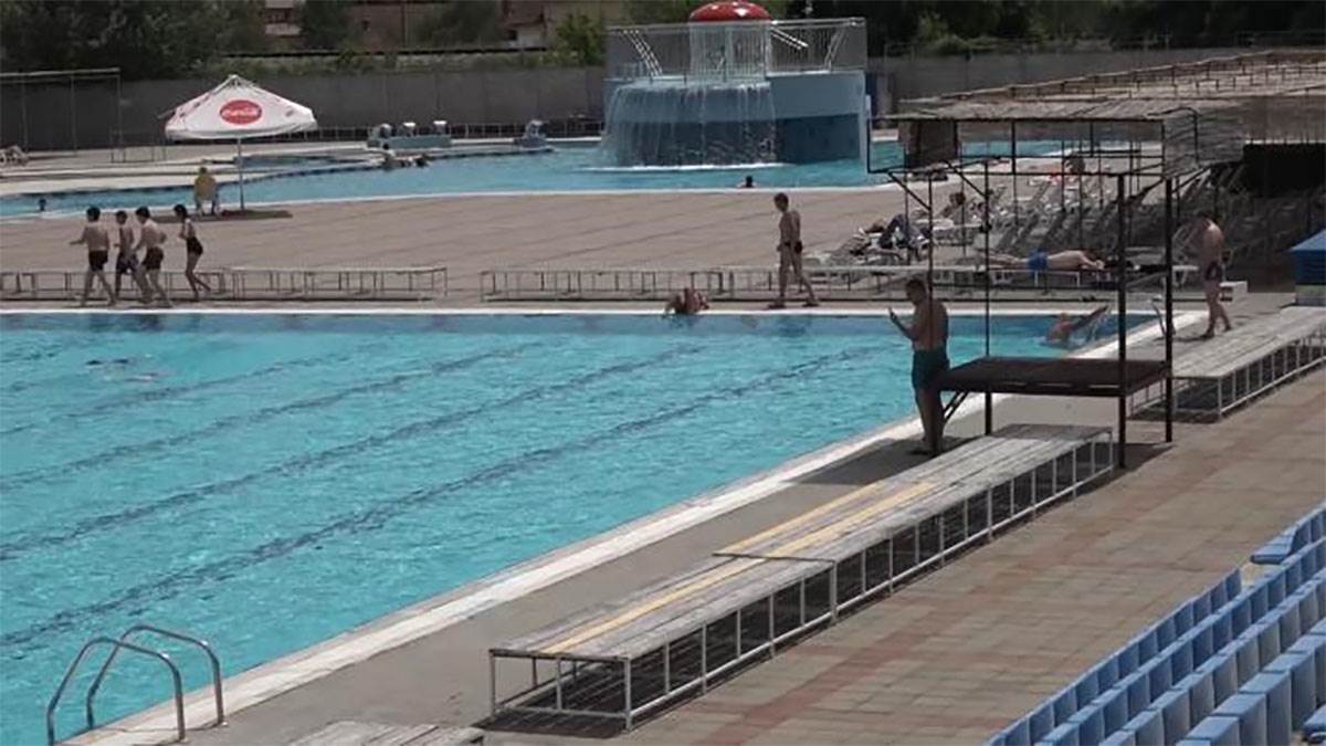  Dva dječaka se zamalo udavila na bazenima 