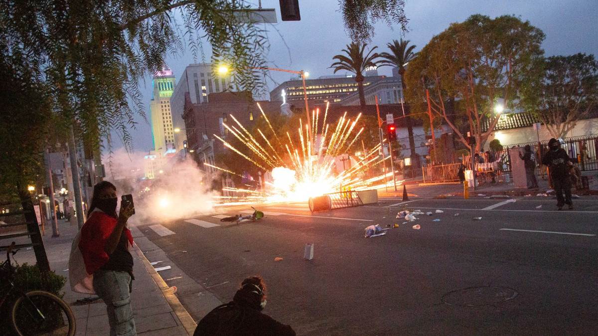  Rat na ulicama Los Anđelesa 