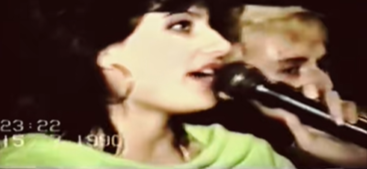  Osvanuo nikad viđeni snimak Cece dok peva pod šatorom u selu 