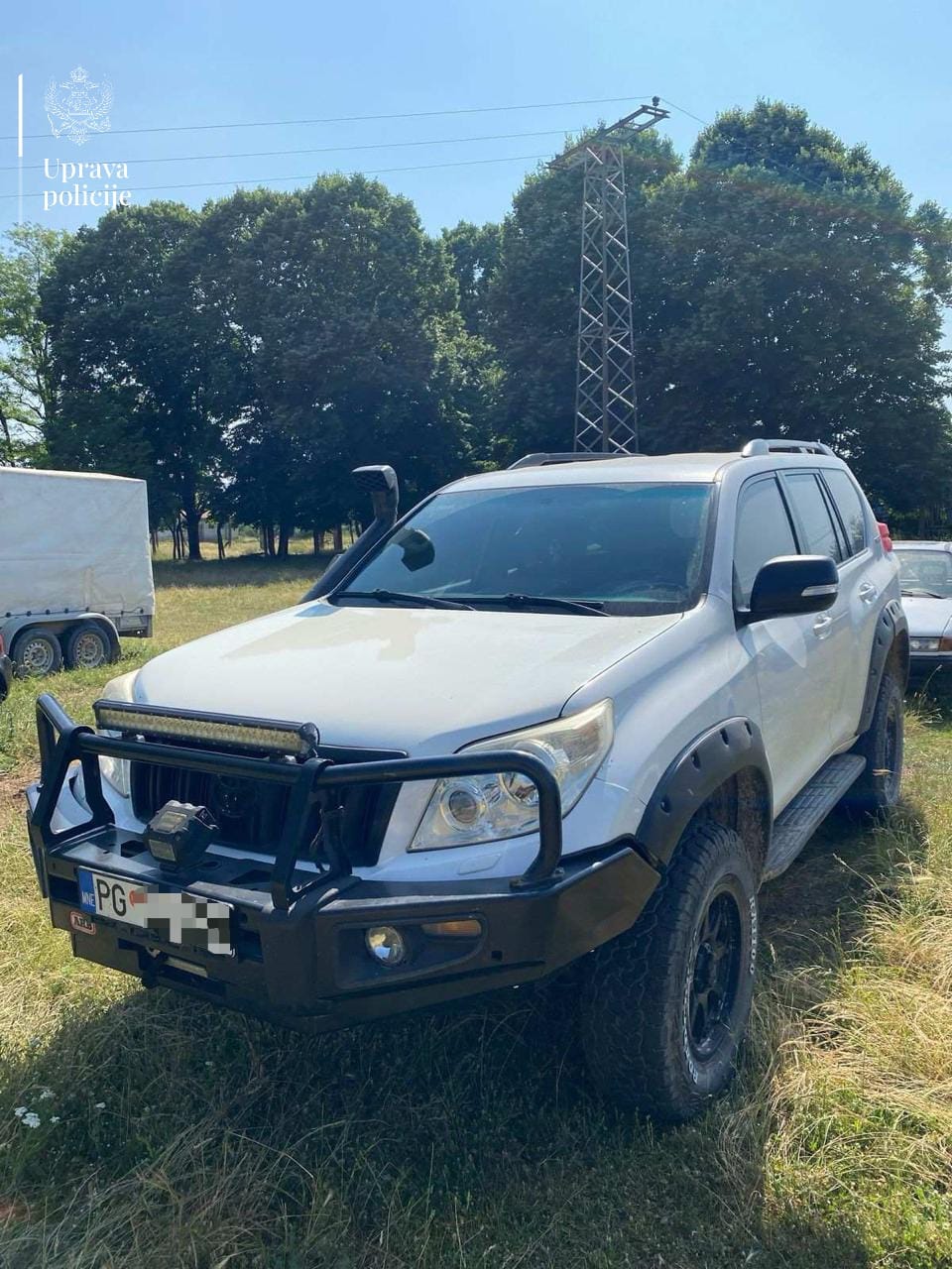  Od osumnjičenog bliskog kriminalnom klanu oduzeto vozilo 