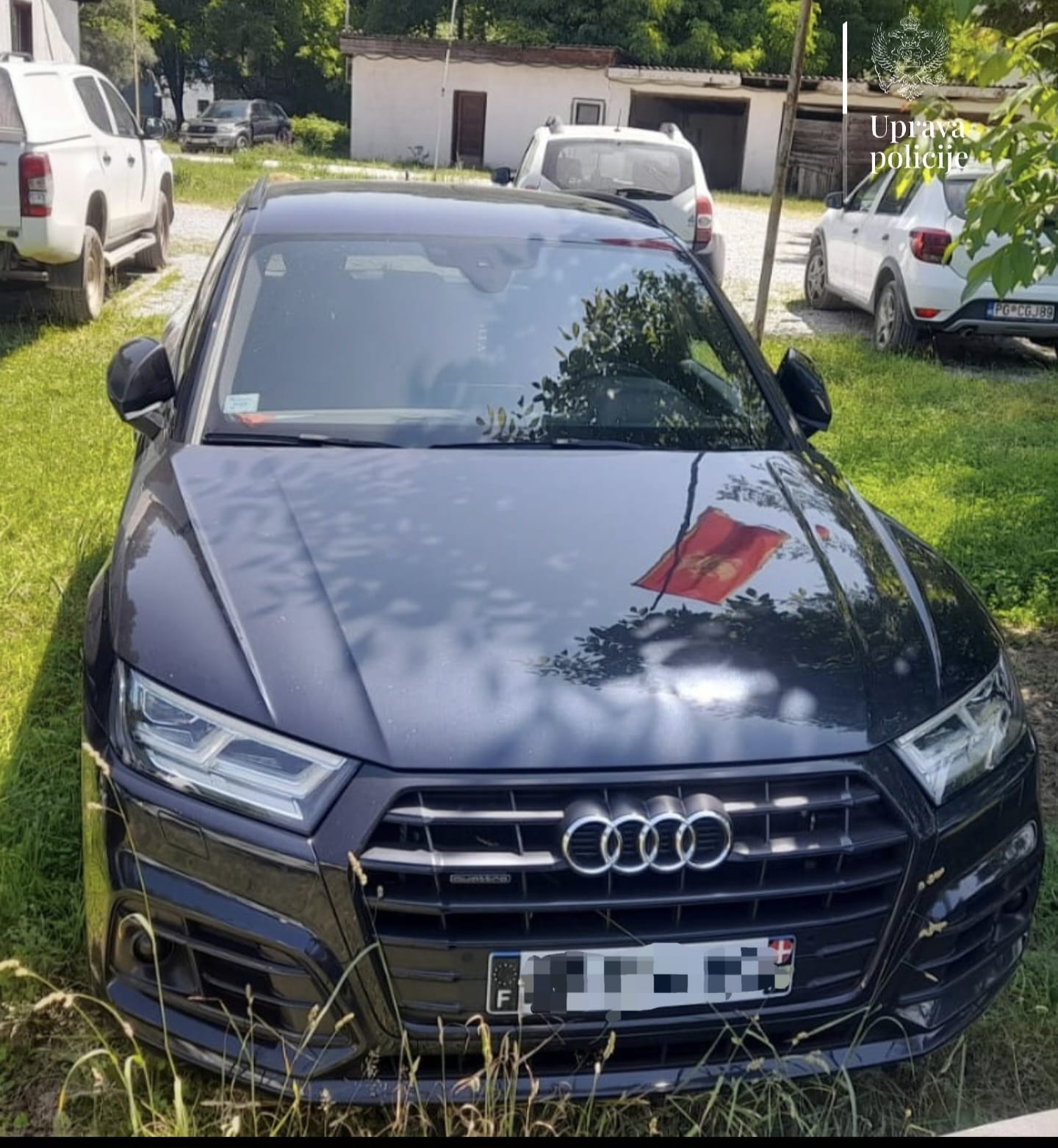  Granična policija oduzela Porsche i Audi za kojima se traga 