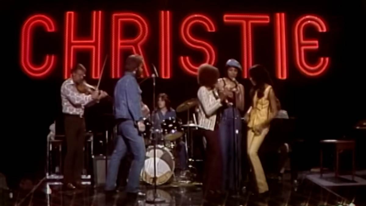  Svijet se oprašta od poznatog pjevača 