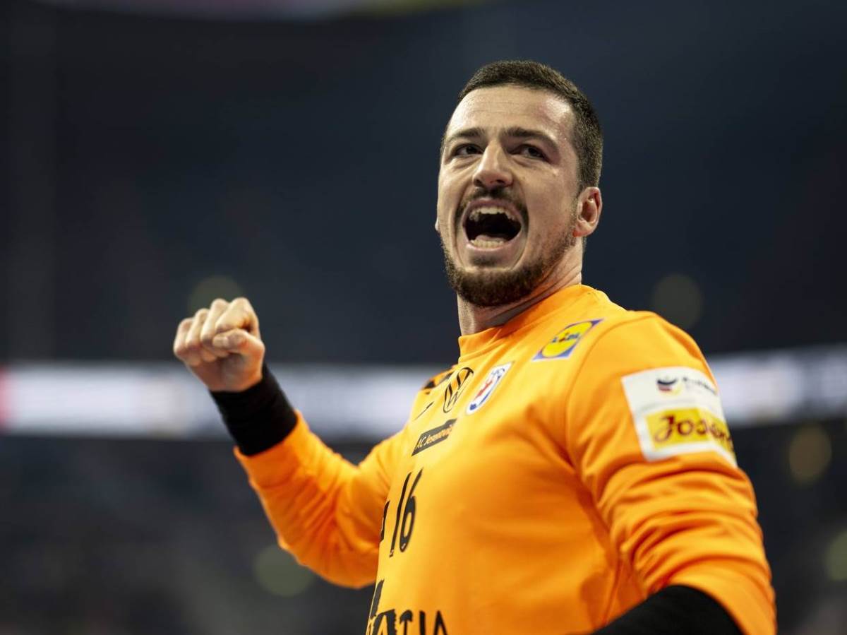  Sa Hrvatskom uzeo svetsku bronzu, pa stigao u Srbiju: Ozvaničen najveći transfer, crveno-beli doveli kapitalca 