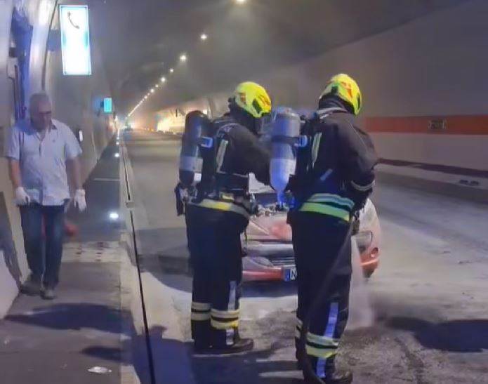  Pljevljak spasio ženu i dvoje djece 