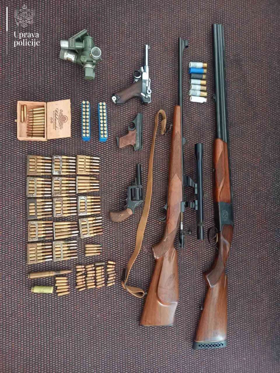  Od Novljanina oduzete puške, pištolj, revolver, gasni pištolj i municija u ilegalnom posjedu
 