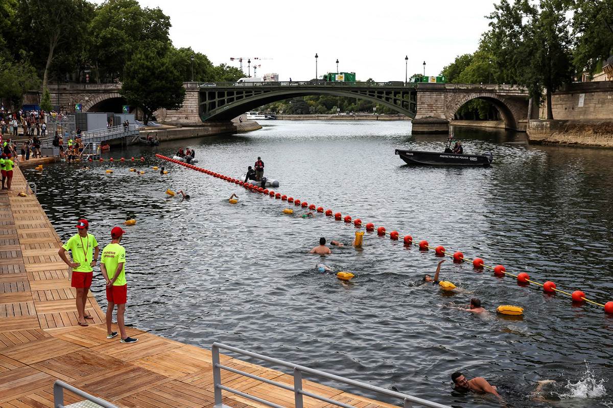  Istorijski dan za Parižane 