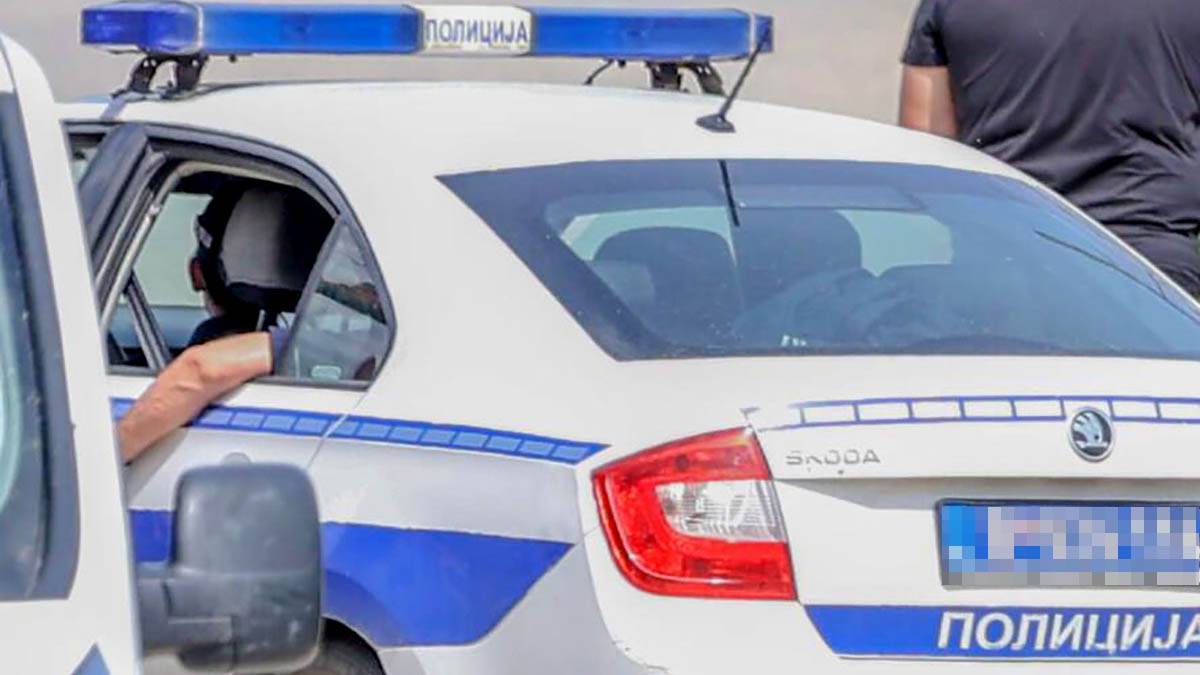  Stravičan slučaj u Beogradu: Sin (40) gušio majku (76) jastukom 