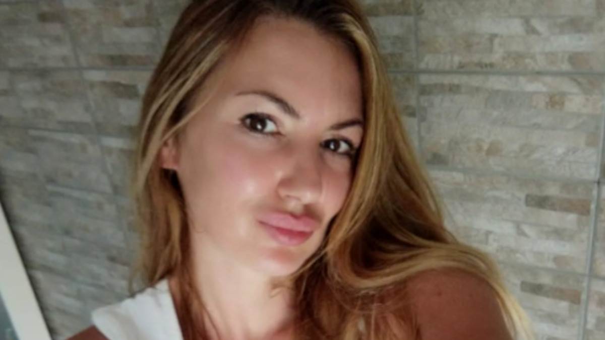  Grmjela devedesetih sa sestrom, sad pokazala zmijsko tijelo u bikiniju: Ovako Nevena Models odmara o 