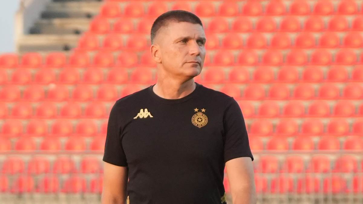  Srđanu Blagojeviću gori pod nogama: Stefan Milić ne igra u revanšu sa AEK-om 