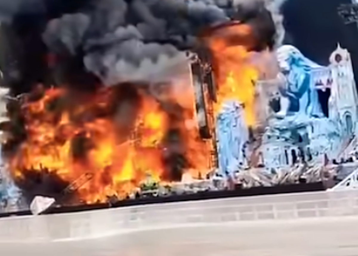  Plamen guta glavnu binu poznatog festivala 