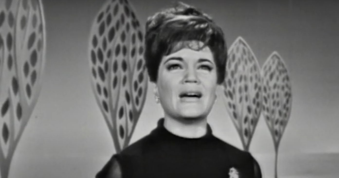  Umrla legendarna pevačica čiju pesmu svi pevaju na Tiktoku 