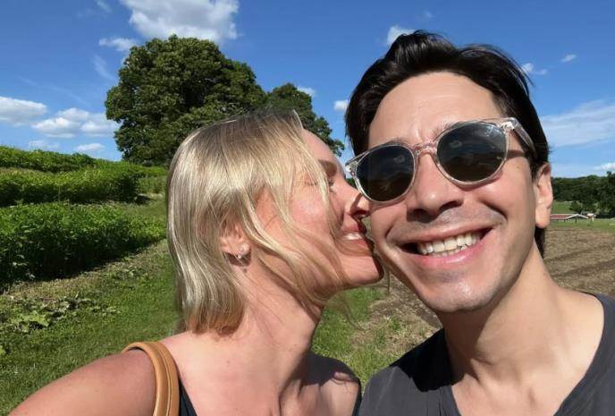  Slavna glumica postala majka u 42. godini: Uz pomoć surogat majke na svet je stigla devojčica 