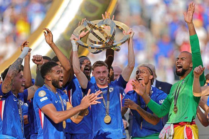  ČELSI "BACIO UDICU" Plavci zainteresovani za Hata i Simonsa
 