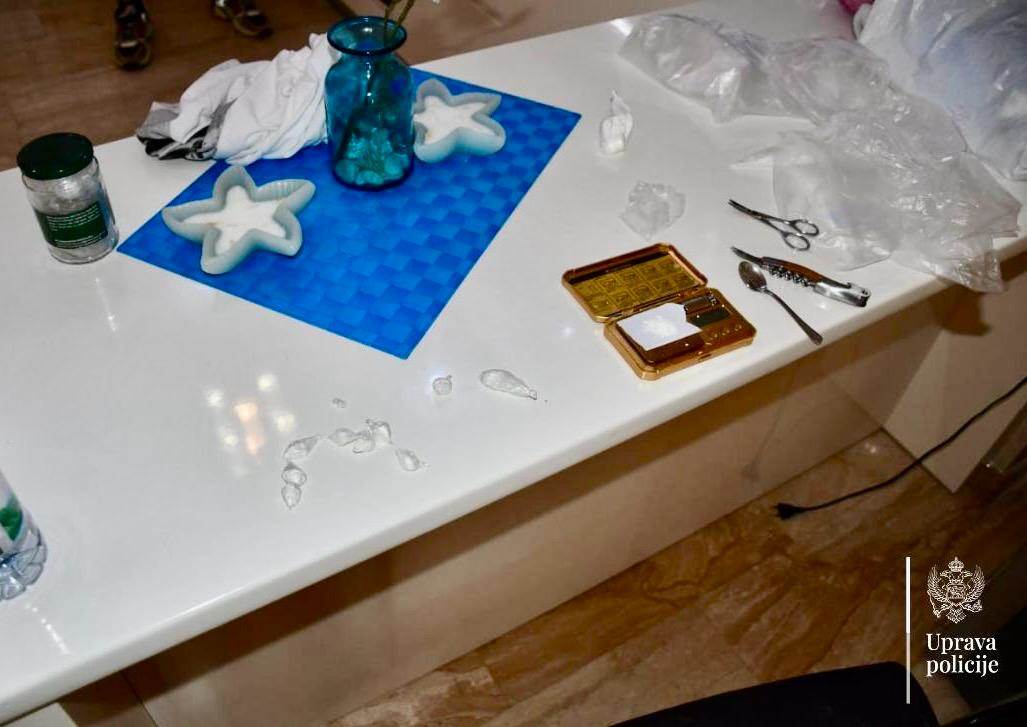  Budva: Uhapšen maloljetni Nikšićanin 