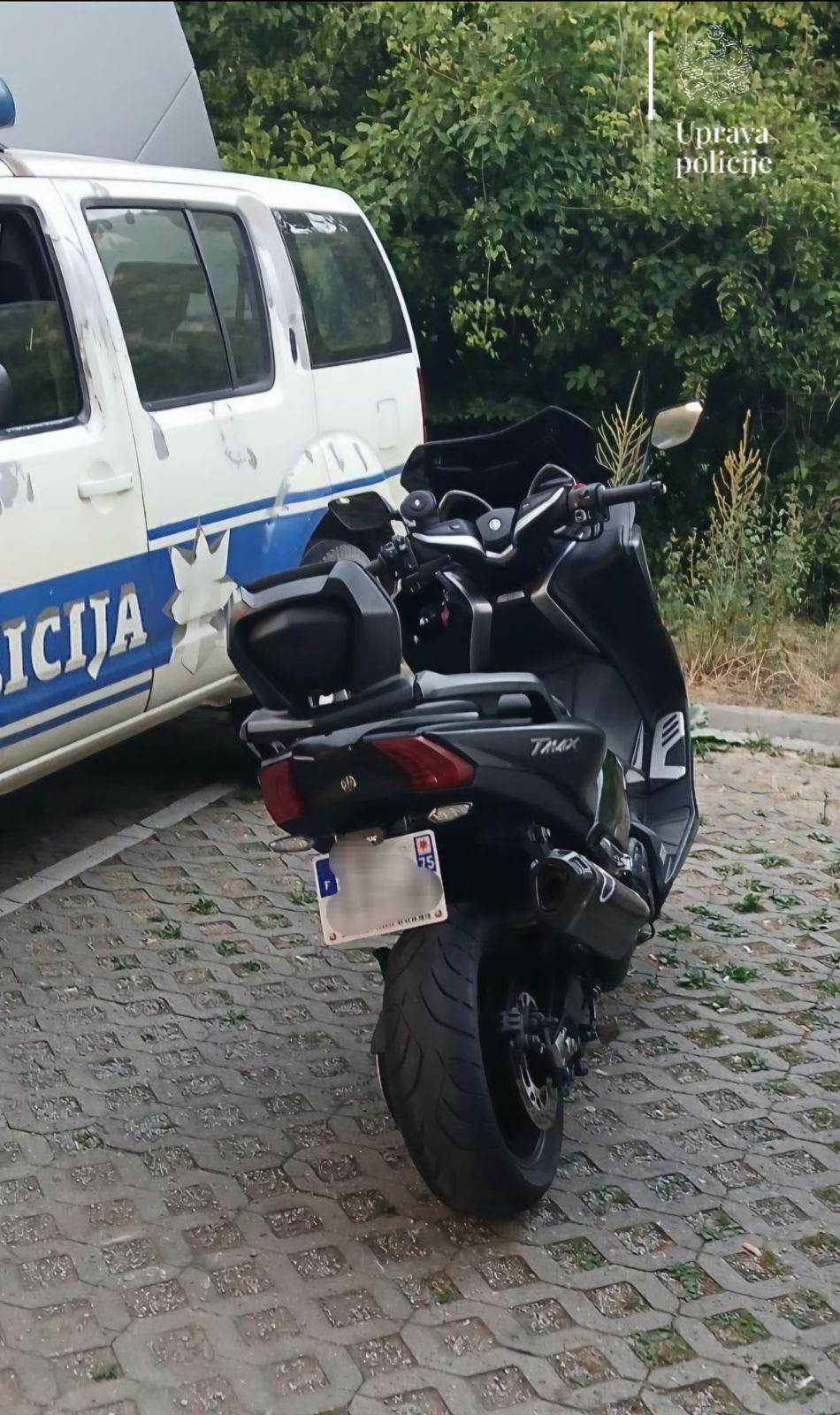 Oduzet motocikl zbog sumnjivog broja šasije i motora 